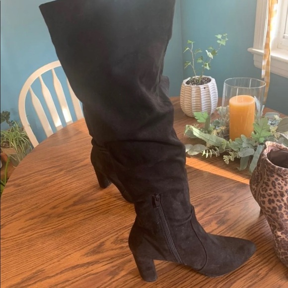 Black tall boots - Picture 2 of 3